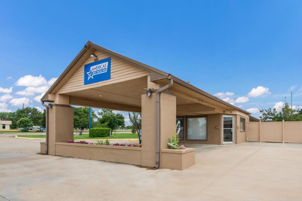 Americas Best Value Inn Woodward At 8Th St Экстерьер фото