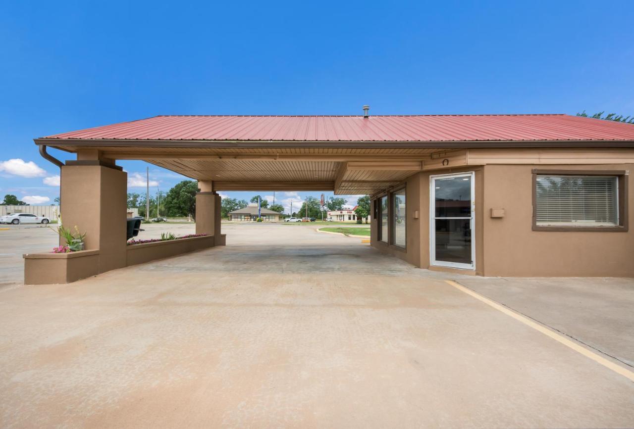 Americas Best Value Inn Woodward At 8Th St Экстерьер фото