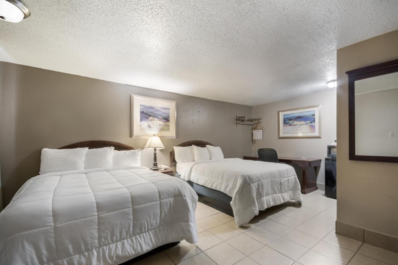 Americas Best Value Inn Woodward At 8Th St Экстерьер фото