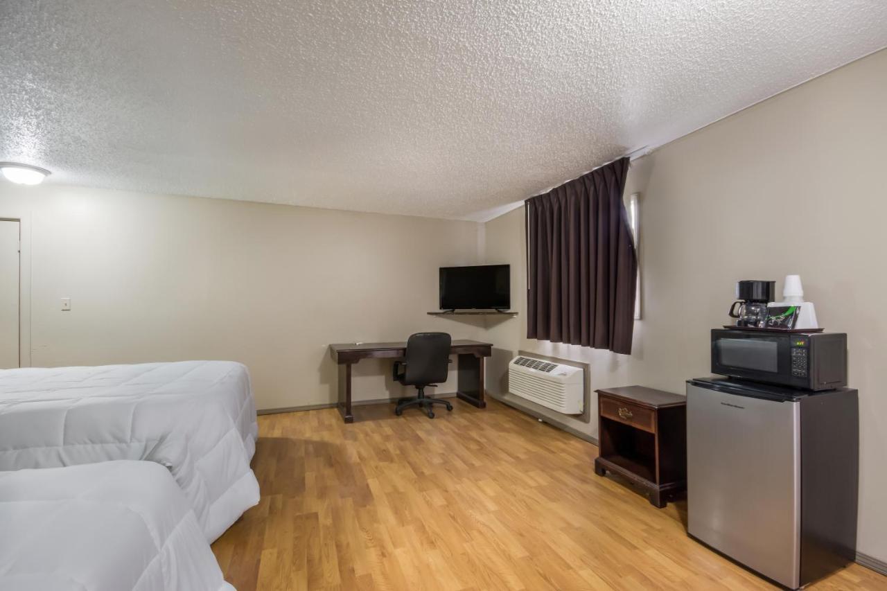 Americas Best Value Inn Woodward At 8Th St Экстерьер фото