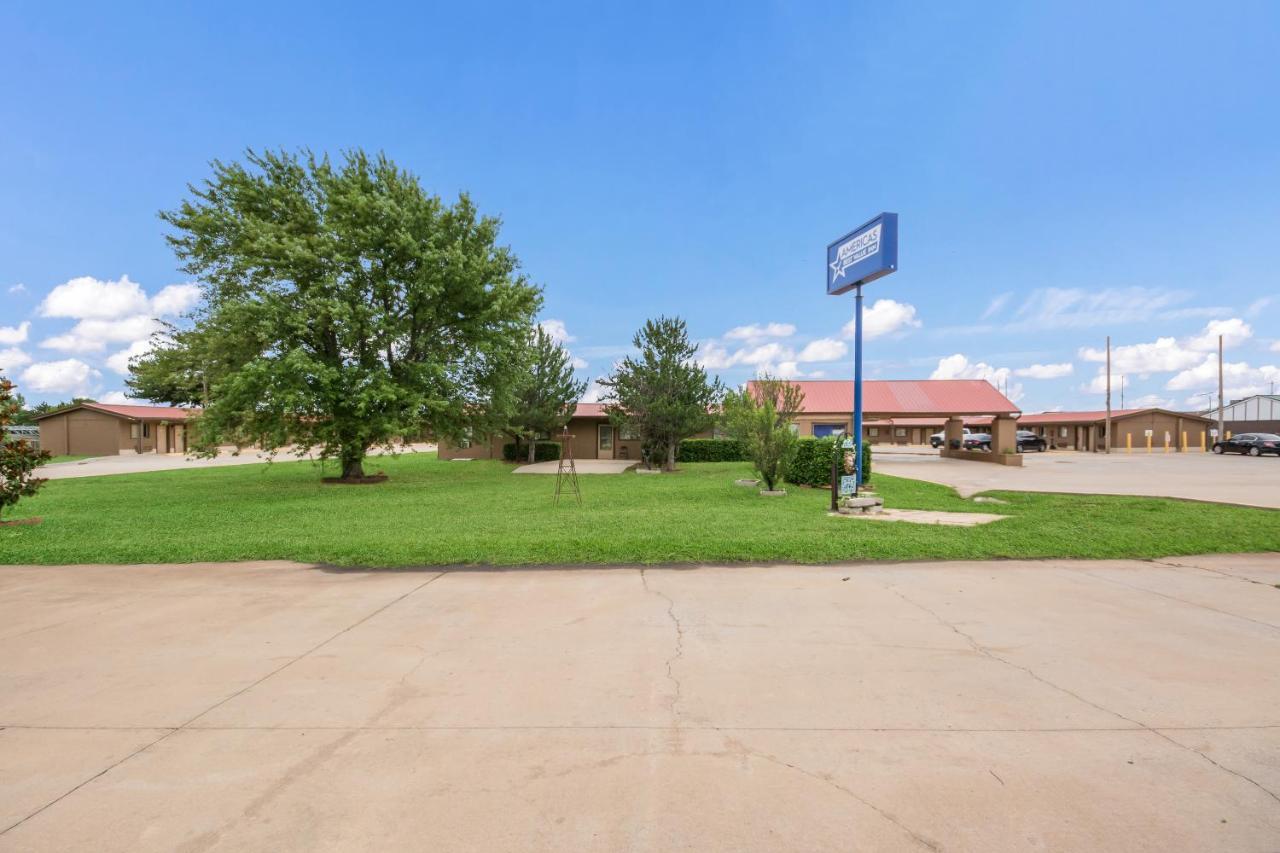 Americas Best Value Inn Woodward At 8Th St Экстерьер фото