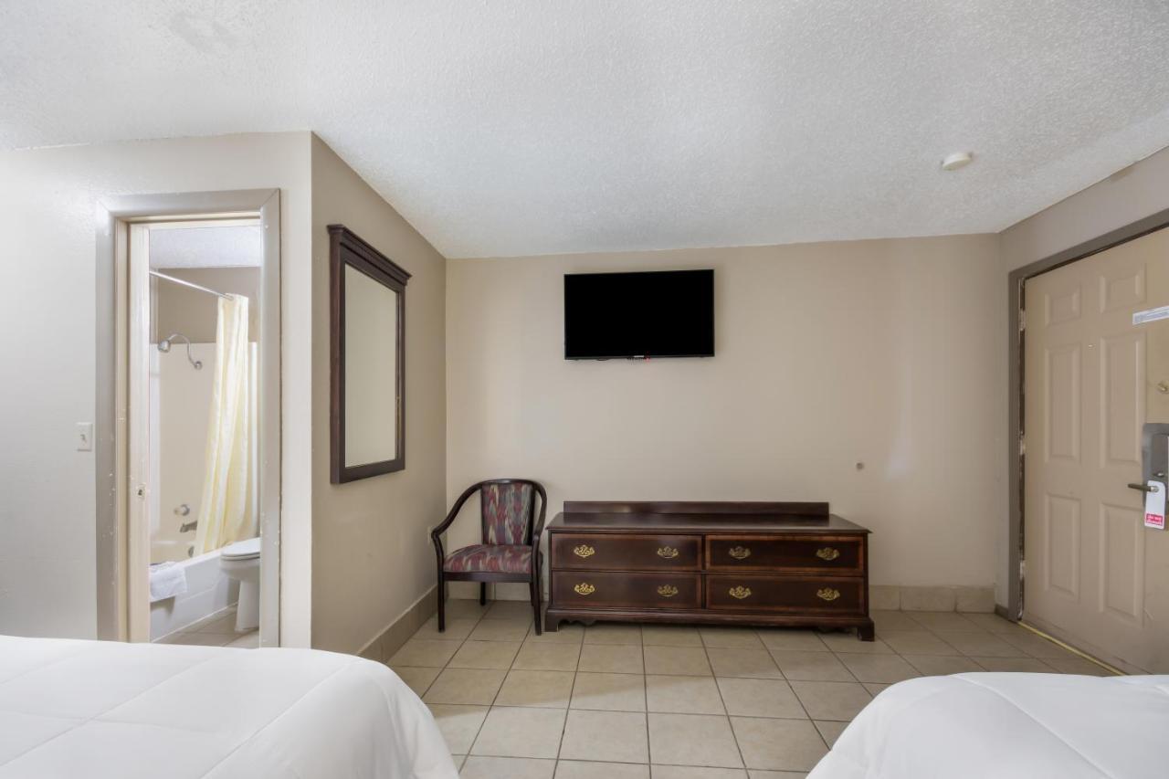 Americas Best Value Inn Woodward At 8Th St Экстерьер фото