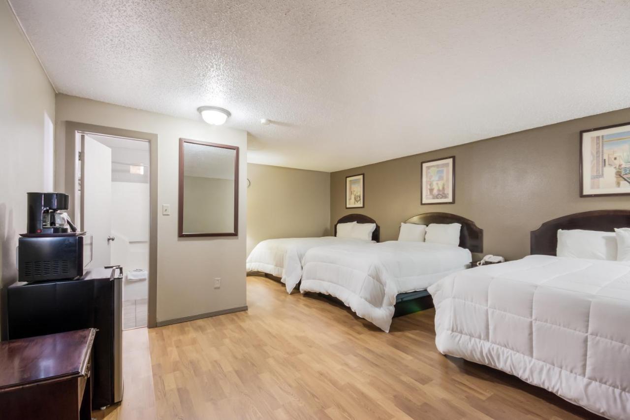 Americas Best Value Inn Woodward At 8Th St Экстерьер фото