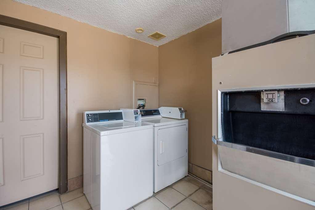 Americas Best Value Inn Woodward At 8Th St Удобства фото