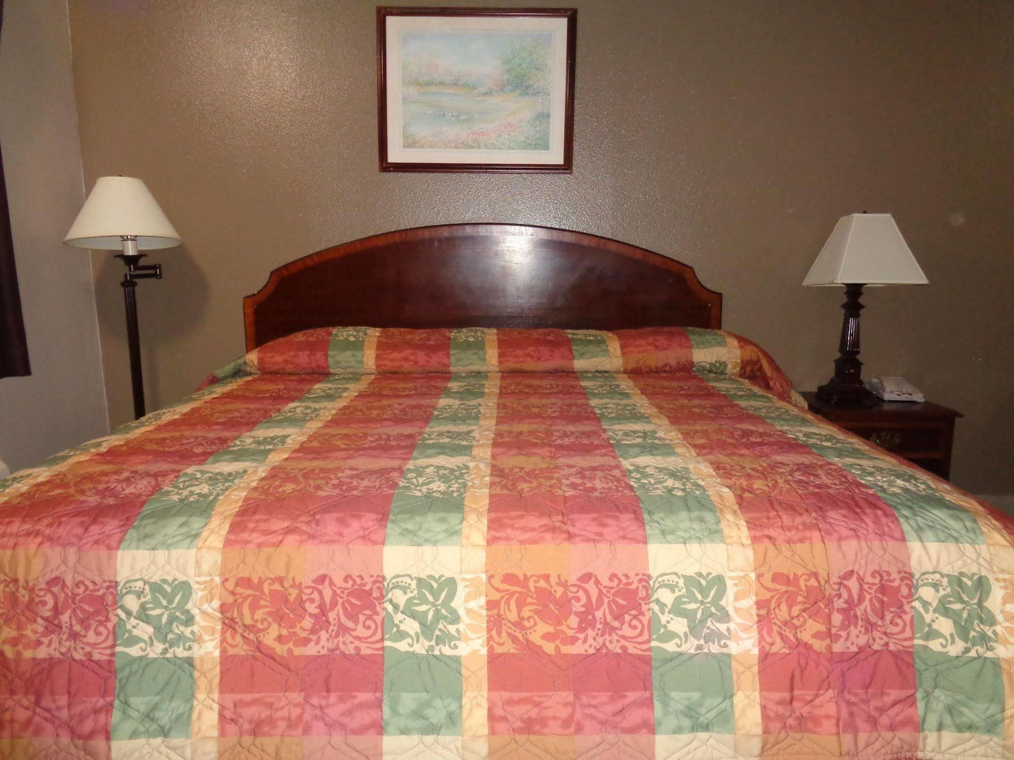Americas Best Value Inn Woodward At 8Th St Экстерьер фото