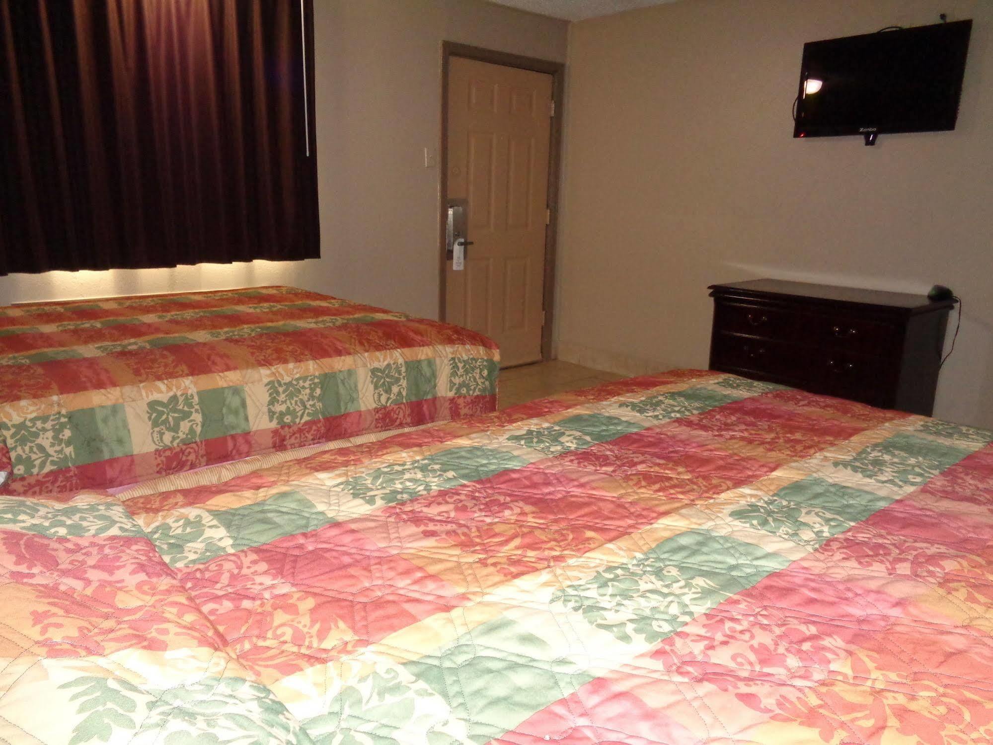 Americas Best Value Inn Woodward At 8Th St Экстерьер фото