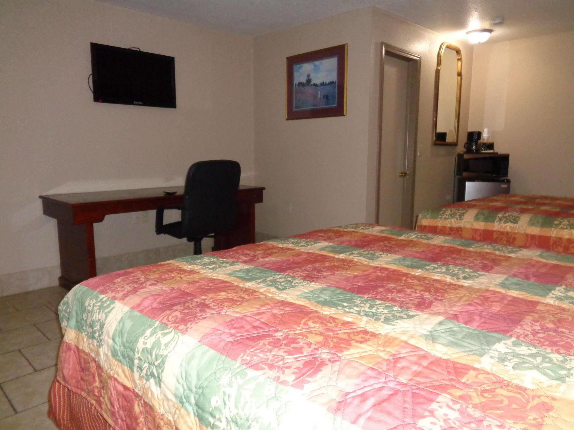 Americas Best Value Inn Woodward At 8Th St Экстерьер фото